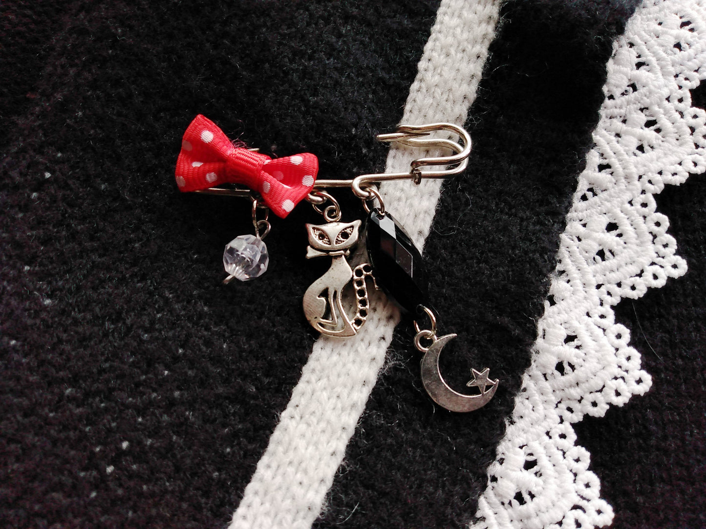 Cat & Ribbons Charms Kawaii Kilt Pin Brooch